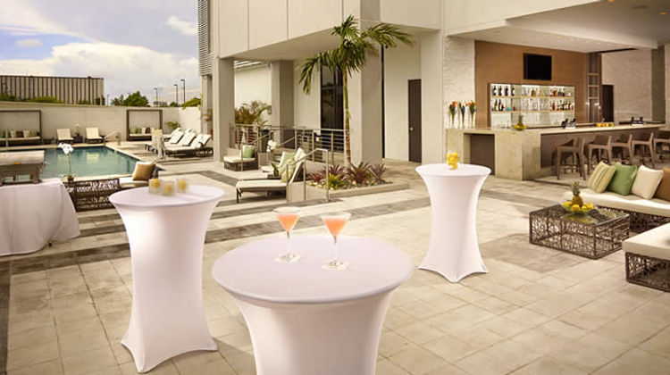 EB Hotel Miami Exterior