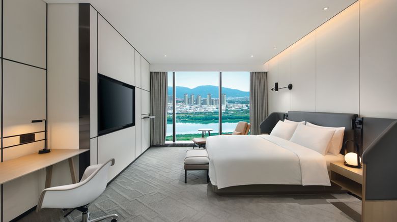 <b>Crowne Plaza Quanzhou Riverview Suite</b>. Images powered by <a href="https://www.leonardoworldwide.com/" title="Leonardo Worldwide" target="_blank">Leonardo</a>.