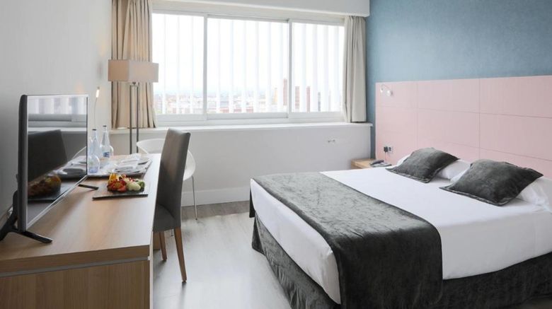 <b>Hotel Wear Chamartin Room</b>. Images powered by <a href="https://www.leonardoworldwide.com/" title="Leonardo Worldwide" target="_blank">Leonardo</a>.