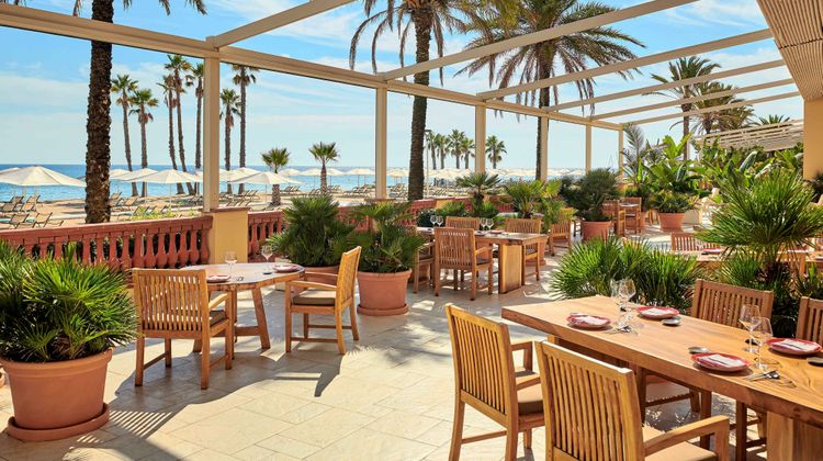 Le Meridien Ra Beach Hotel & Spa Restaurant