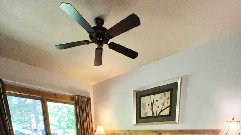 <b>Ruttger's Bay Lake Lodge Room</b>. Images powered by <a href="https://www.leonardoworldwide.com/" title="Leonardo Worldwide" target="_blank">Leonardo</a>.