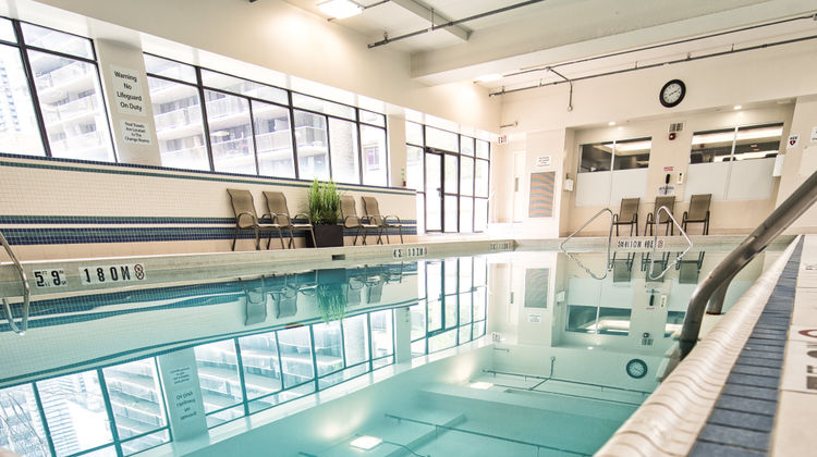Holiday Inn Toronto Downtown Centre Pool