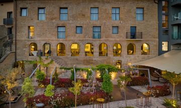 Palacio Tondo, La Rioja Brinas