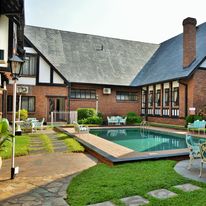 Cresta Churchill Hotel