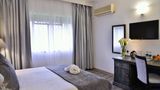 Cresta Churchill Hotel Room