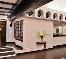 Cresta Churchill Hotel Lobby