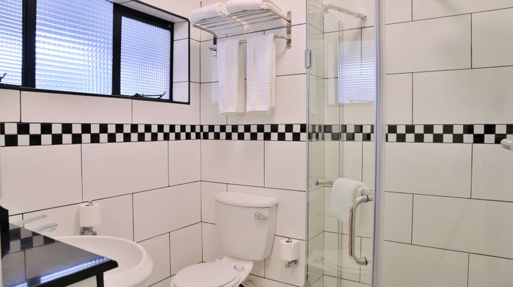 Cresta Churchill Hotel Room