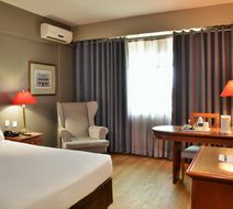 Cresta Jameson Hotel Room