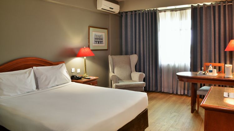 Cresta Jameson Hotel Room