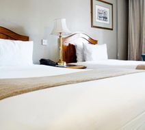 Cresta Jameson Hotel Room