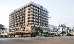 Cresta Jameson Hotel