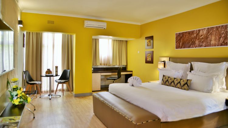Cresta Oasis Hotel Suite