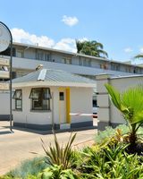 Cresta Oasis Hotel