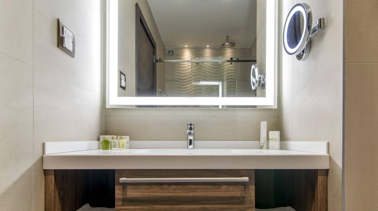 <b>Sheraton Novi Sad Room</b>. Images powered by <a href="https://www.leonardoworldwide.com/" title="Leonardo Worldwide" target="_blank">Leonardo</a>.