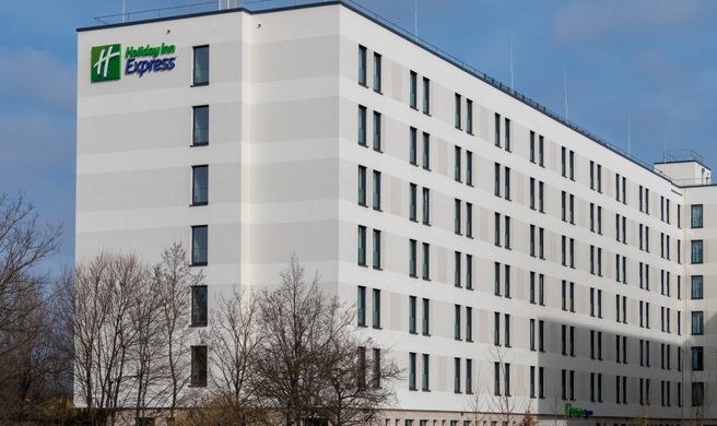Holiday Inn Express Munich North Exterior