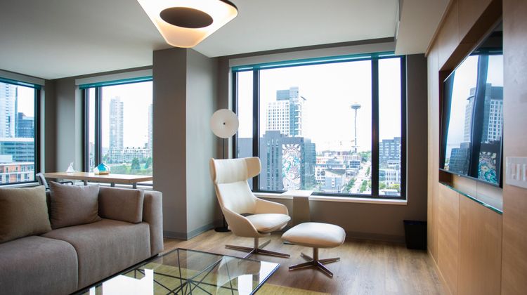 Astra Hotel, A Tribute Portfolio Hotel Suite