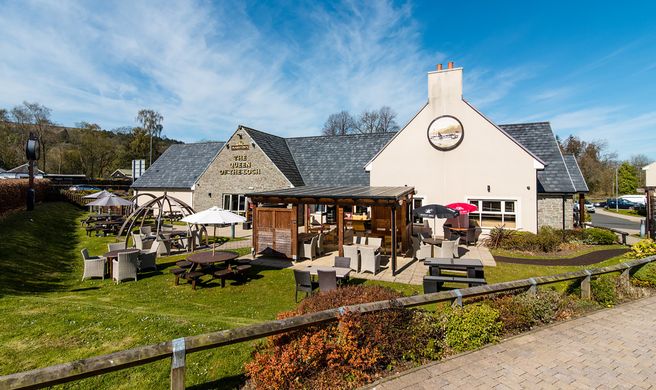 Queen of the Loch Marstons Inn Exterior