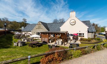 Queen of the Loch Marstons Inn