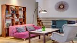 <b>Holiday Inn Lobby</b>. Virtual Tours powered by <a href="https://www.leonardoworldwide.com/" title="Leonardo Worldwide" target="_blank">Leonardo</a>.