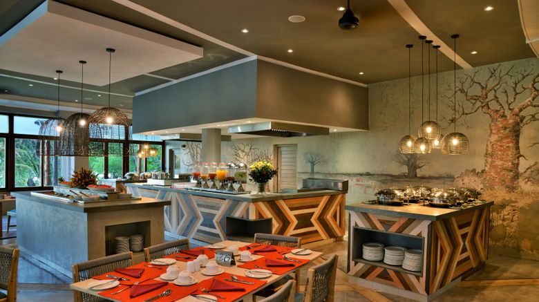 <b>Cresta Mowana Safari Resort & Spa Restaurant</b>. Images powered by <a href="https://www.leonardoworldwide.com/" title="Leonardo Worldwide" target="_blank">Leonardo</a>.