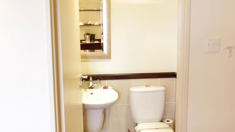 <b>Cresta President Hotel Room</b>. Images powered by <a href="https://www.leonardoworldwide.com/" title="Leonardo Worldwide" target="_blank">Leonardo</a>.