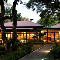 Cresta Riley's Hotel
