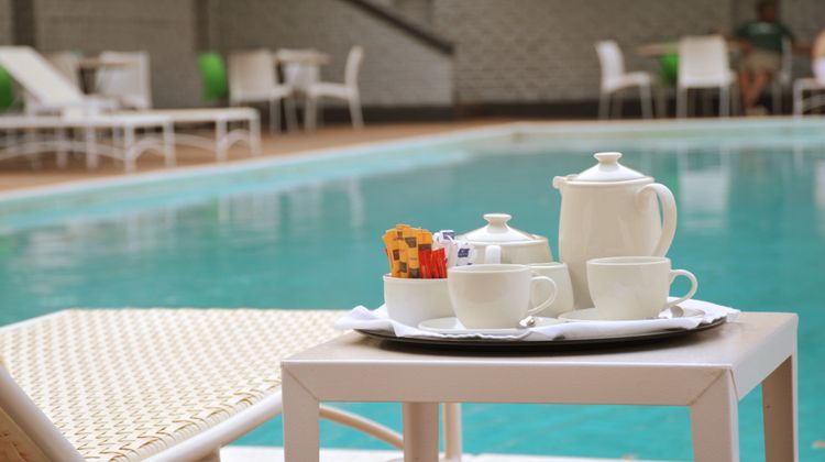 Cresta Sprayview Hotel Exterior