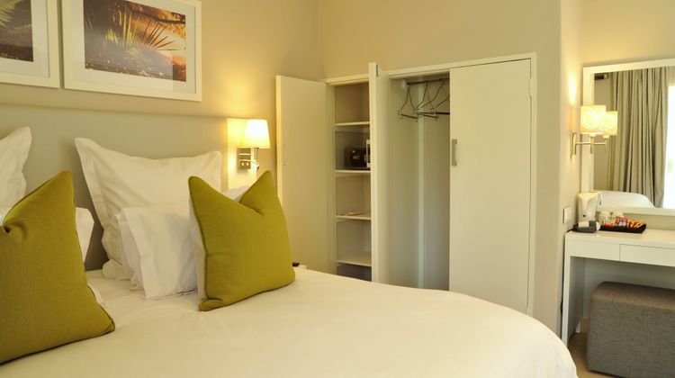 Cresta Sprayview Hotel Room