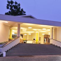 Cresta Sprayview Hotel