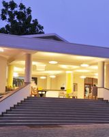 Cresta Sprayview Hotel