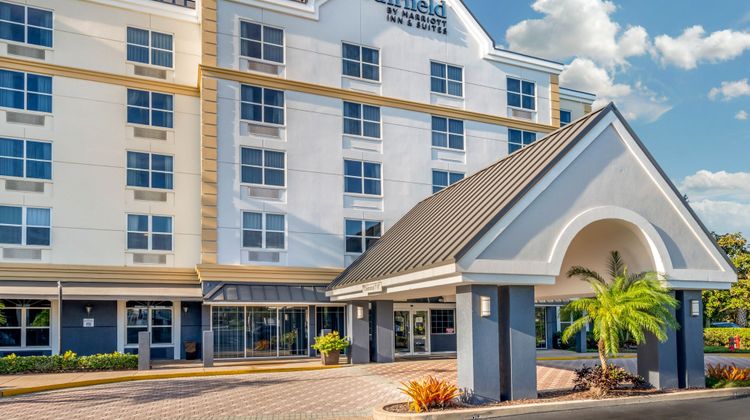 Fairfield Inn & Suites Exterior