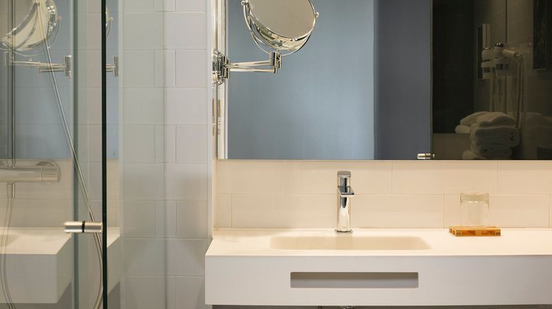 <b>Yurbban Trafalgar Hotel Room</b>. Images powered by <a href="https://www.leonardoworldwide.com/" title="Leonardo Worldwide" target="_blank">Leonardo</a>.