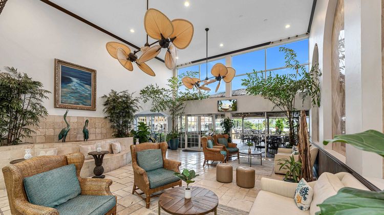 Bayfront Inn on Fifth Lobby