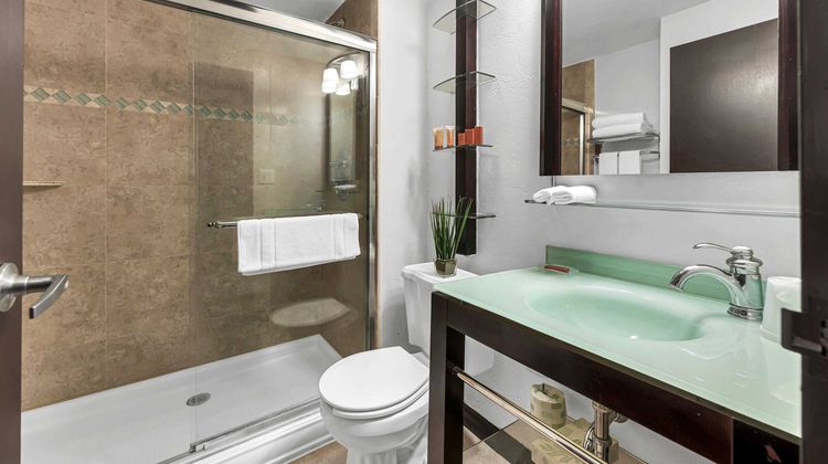 Bayfront Inn on Fifth Room