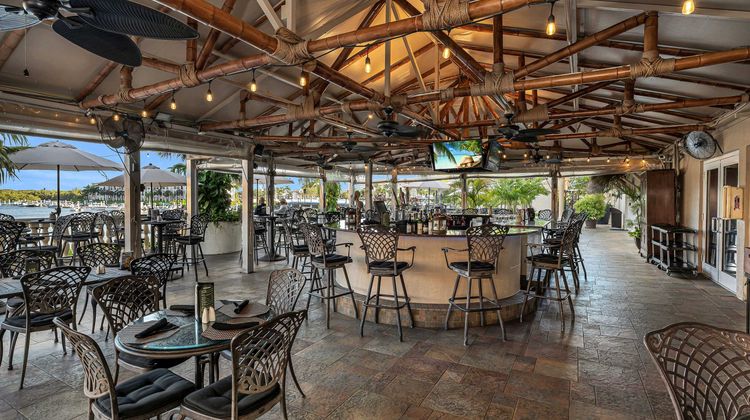 Bayfront Inn on Fifth Exterior