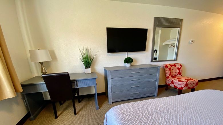 <b>Friendship Inn Room</b>. Images powered by <a href="https://www.leonardoworldwide.com/" title="Leonardo Worldwide" target="_blank">Leonardo</a>.