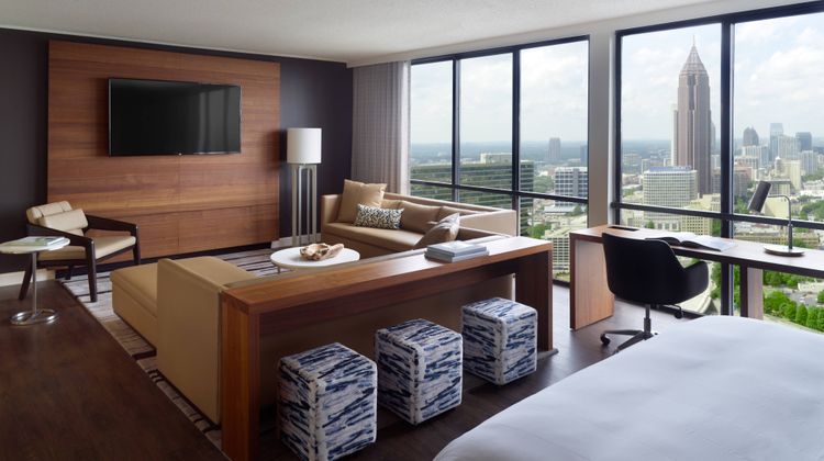Atlanta Marriott Marquis Suite