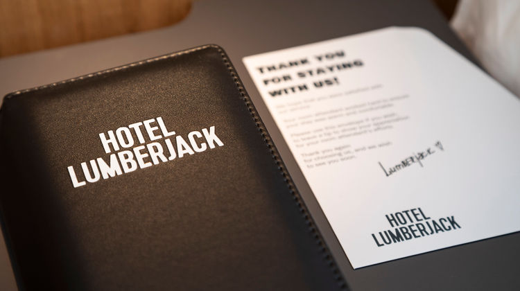Hotel Lumberjack Room