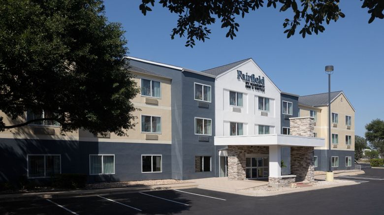<b>Fairfield Inn and Suites Austin South Exterior</b>. Images powered by <a href="https://www.leonardoworldwide.com/" title="Leonardo Worldwide" target="_blank">Leonardo</a>.