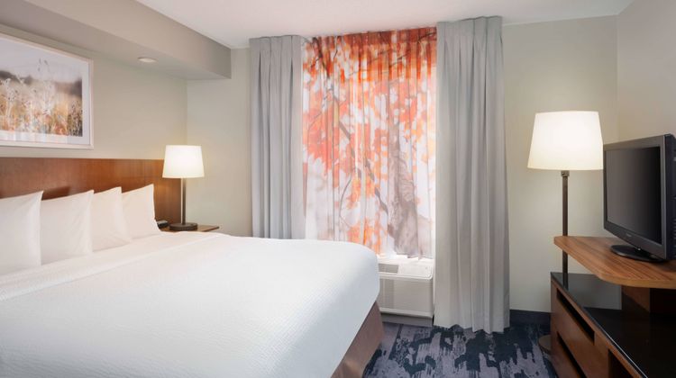 Fairfield Inn and Suites Austin South Suite