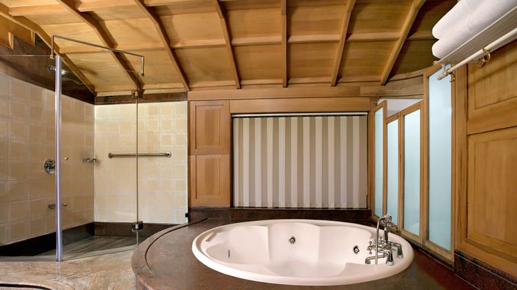 Le Meridien Kochi Room