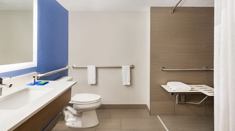 Holiday Inn Express Vero Beach-W (I-9) Room