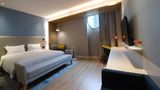 Holiday Inn Express Binhai Room