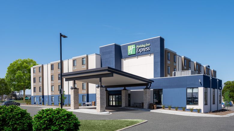 <b>Holiday Inn Express Minneapolis West Exterior</b>. Images powered by <a href="https://www.leonardoworldwide.com/" title="Leonardo Worldwide" target="_blank">Leonardo</a>.