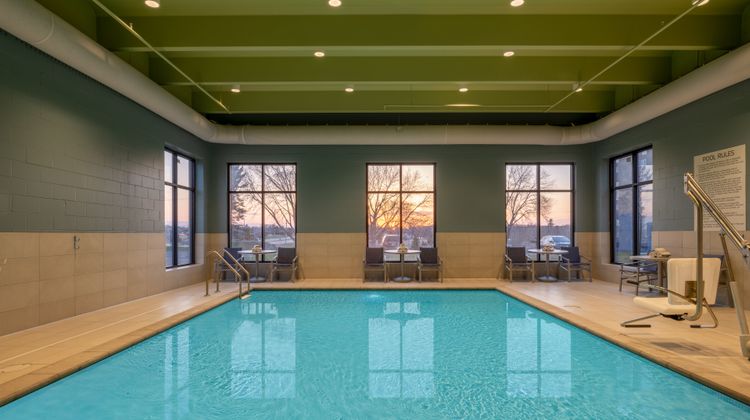 Holiday Inn Express Minneapolis West Pool