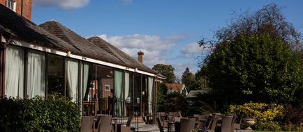 The Riverside House Hotel Exterior