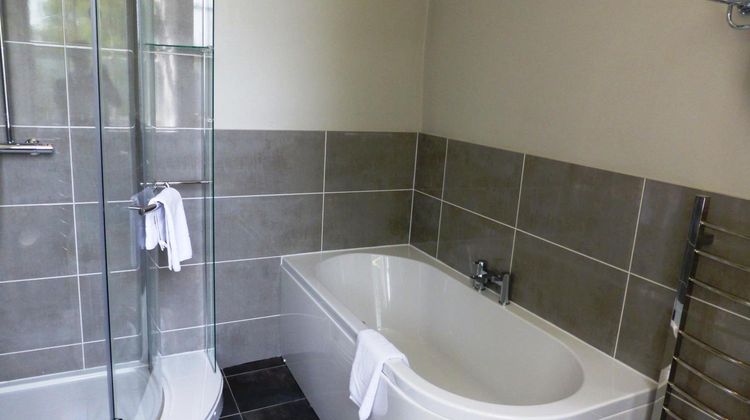 The Riverside House Hotel Room