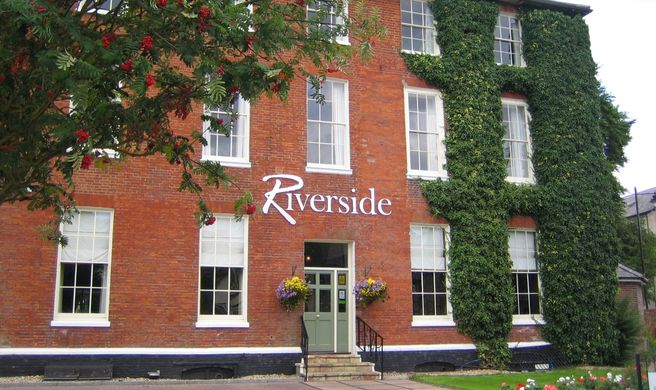 The Riverside House Hotel Exterior