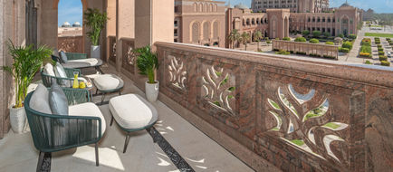 Emirates Palace Mandarin Oriental Exterior