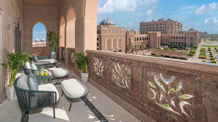 Emirates Palace Mandarin Oriental Exterior